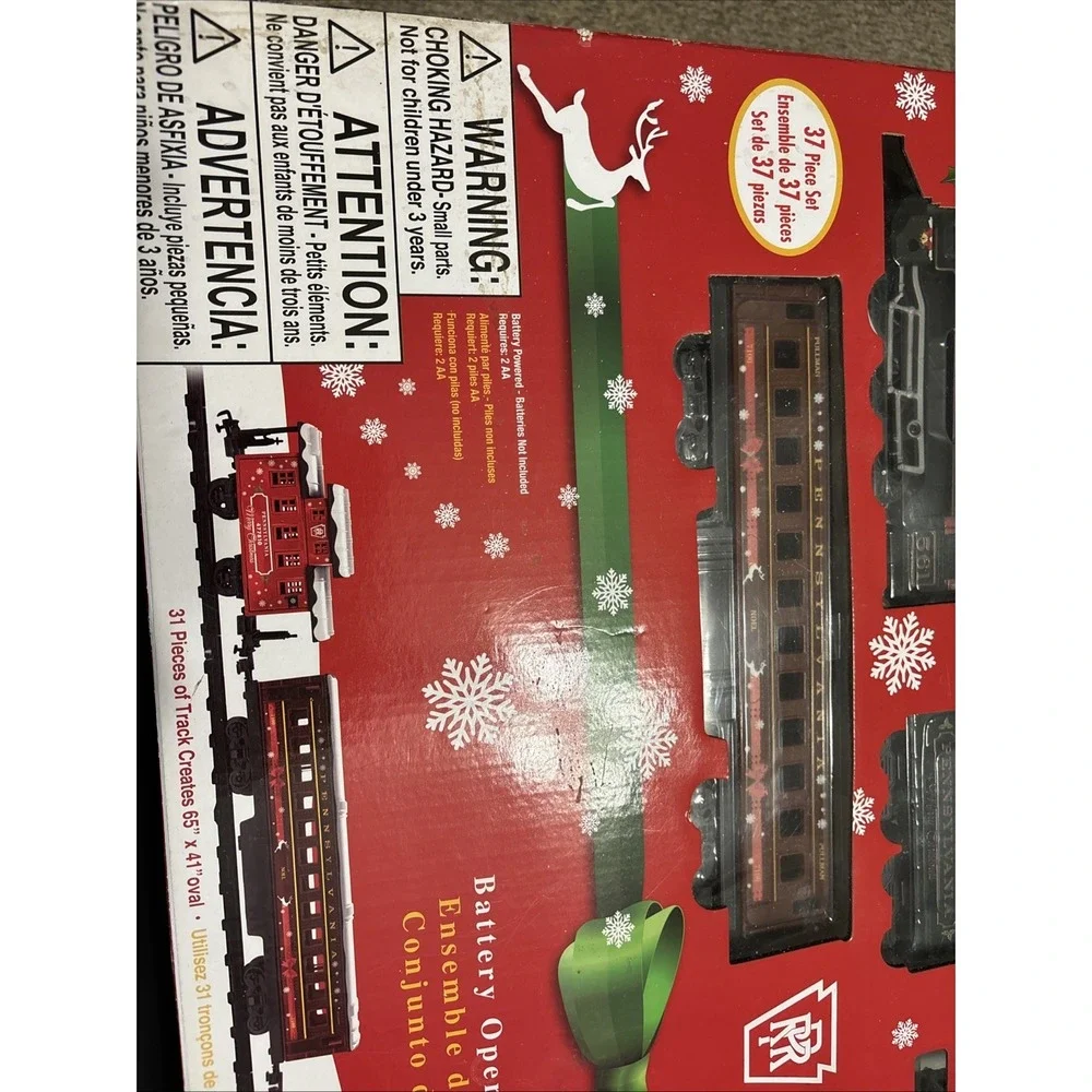 NEW Lionel 37-Piece Battery Operated Christmas Railroad Train Set Penn 712070